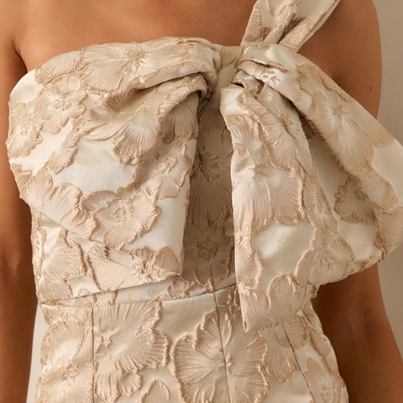 Red Dress Missing Out Champagne Gold Floral Jacquard Mini Dress Size SS / Gold - Picture 2 of 3